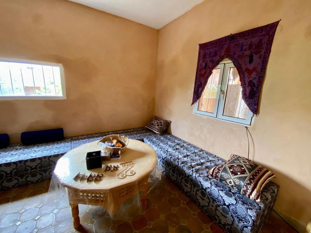 Les Chandelles Tinghir Bagian luar foto