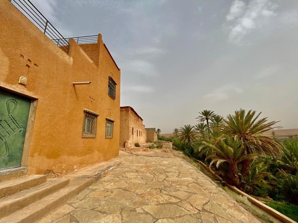 Les Chandelles Tinghir Bagian luar foto